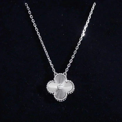 [Glow Muse]CLOVER  15MM DIAMOND LASER NECKLACE SILVER