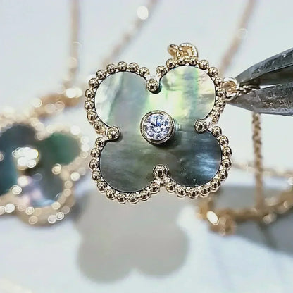 [Glow Muse]CLOVER 15MM DIAMOND AND MOTHER-OF-GREY NECKLACE