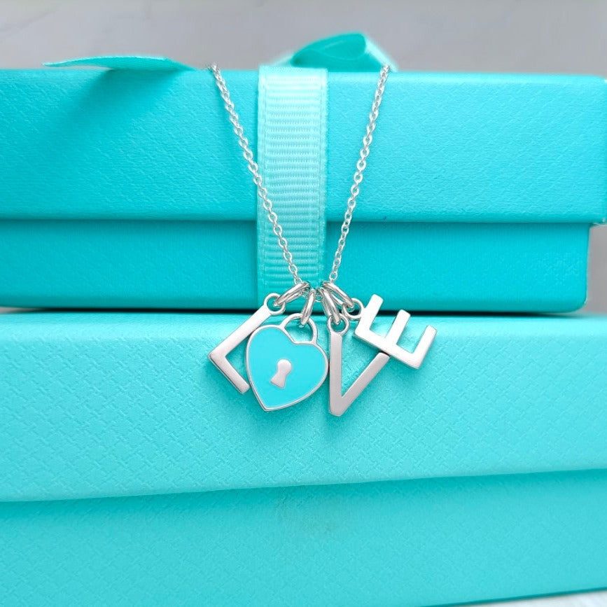 [Glow Muse ]LOVE TEXT PEDANT NECKLACE