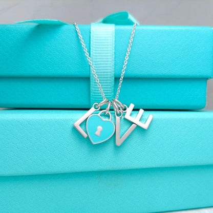 [Glow Muse ]LOVE TEXT PEDANT NECKLACE