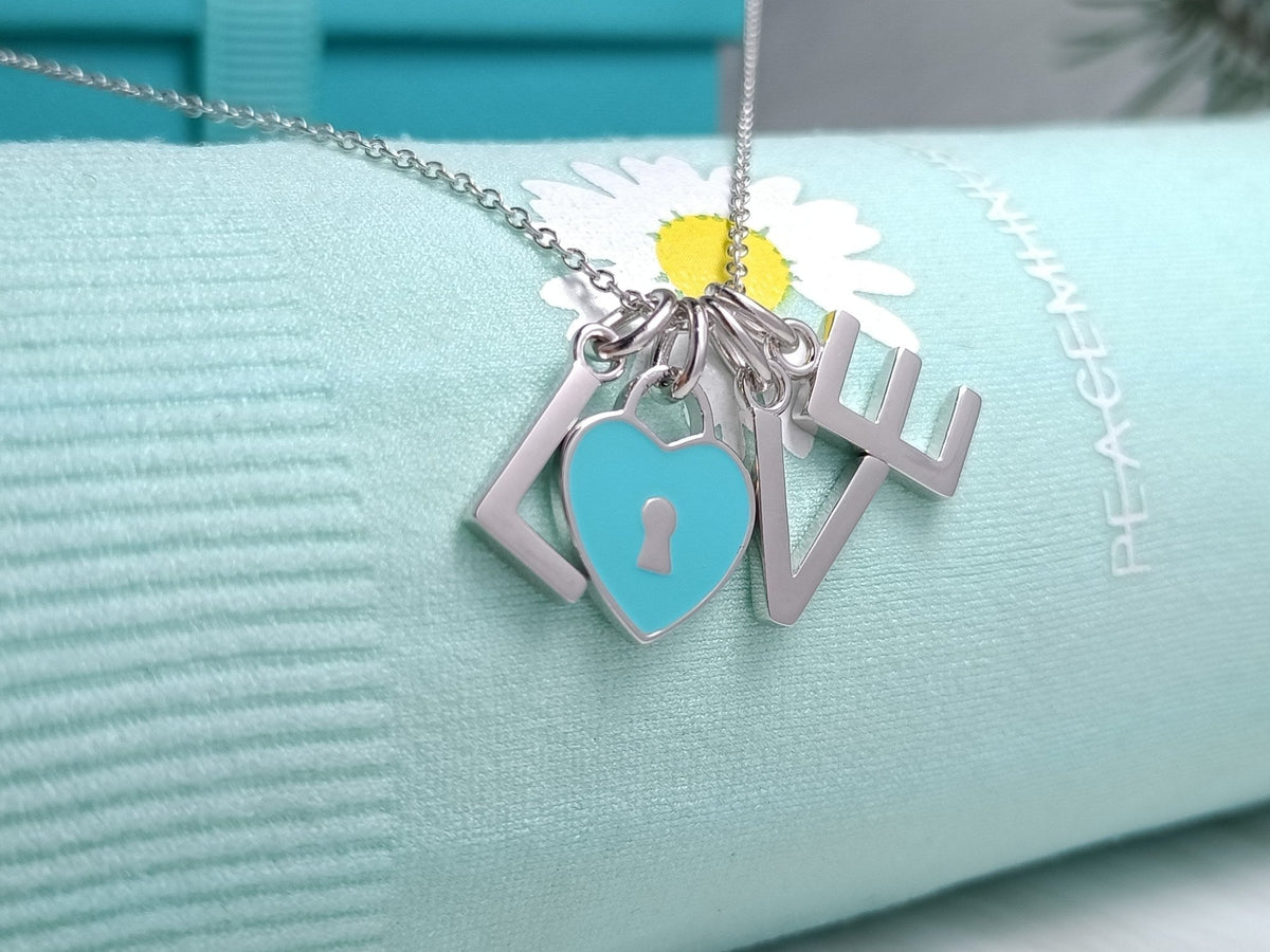 [Glow Muse ]LOVE TEXT PEDANT NECKLACE