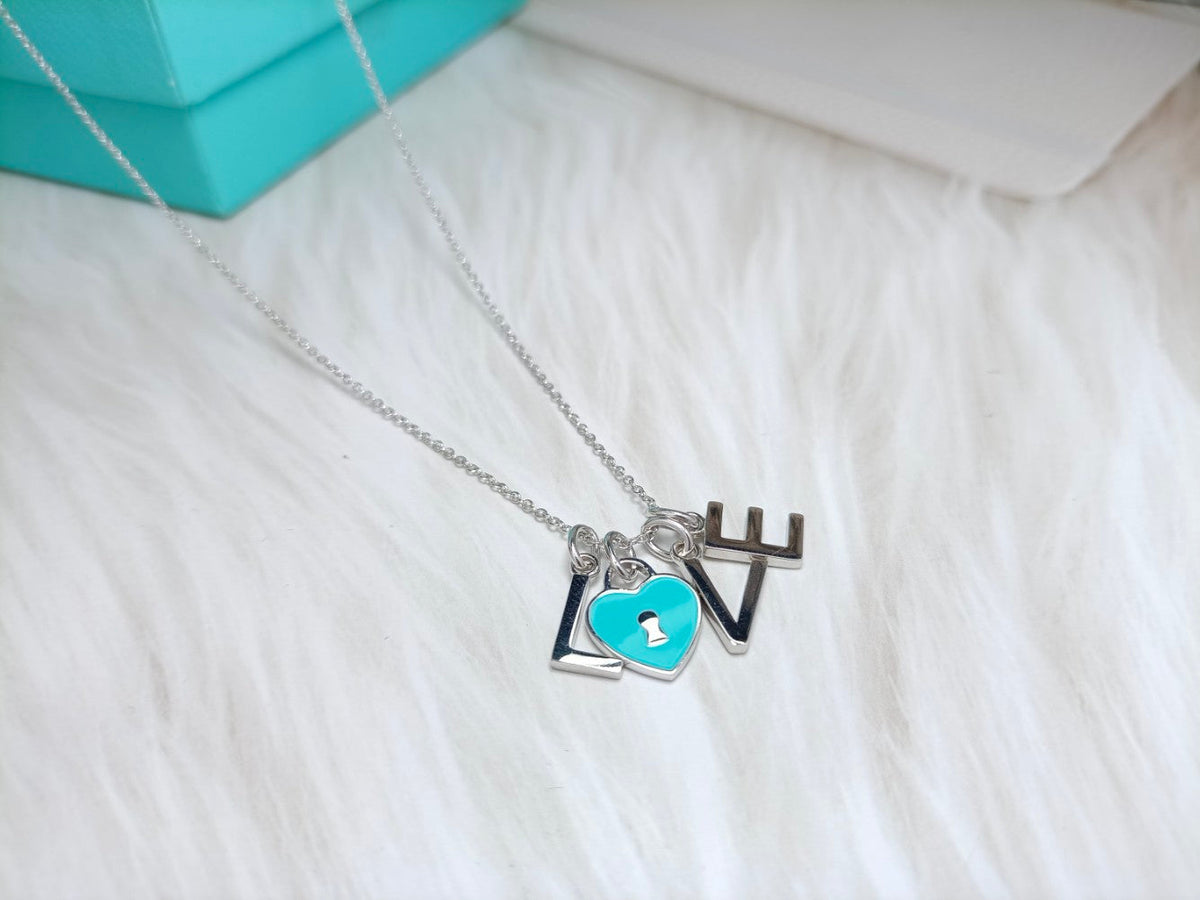 [Glow Muse ]LOVE TEXT PEDANT NECKLACE