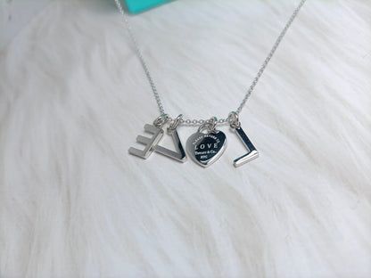 [Glow Muse ]LOVE TEXT PEDANT NECKLACE