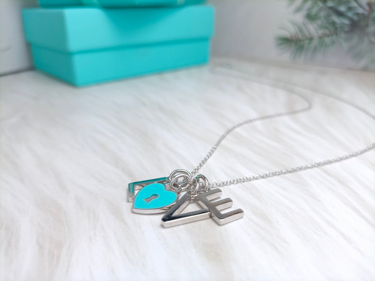 [Glow Muse ]LOVE TEXT PEDANT NECKLACE