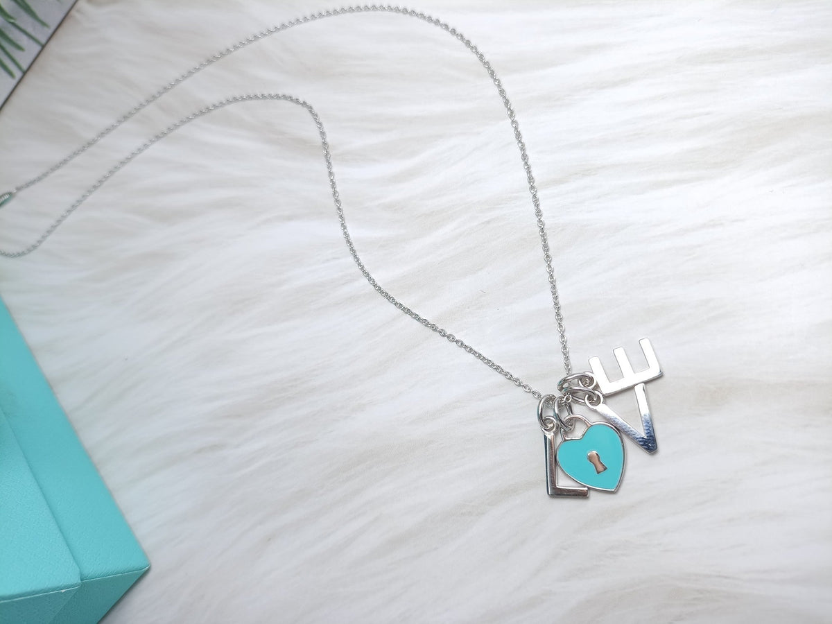 [Glow Muse ]LOVE TEXT PEDANT NECKLACE