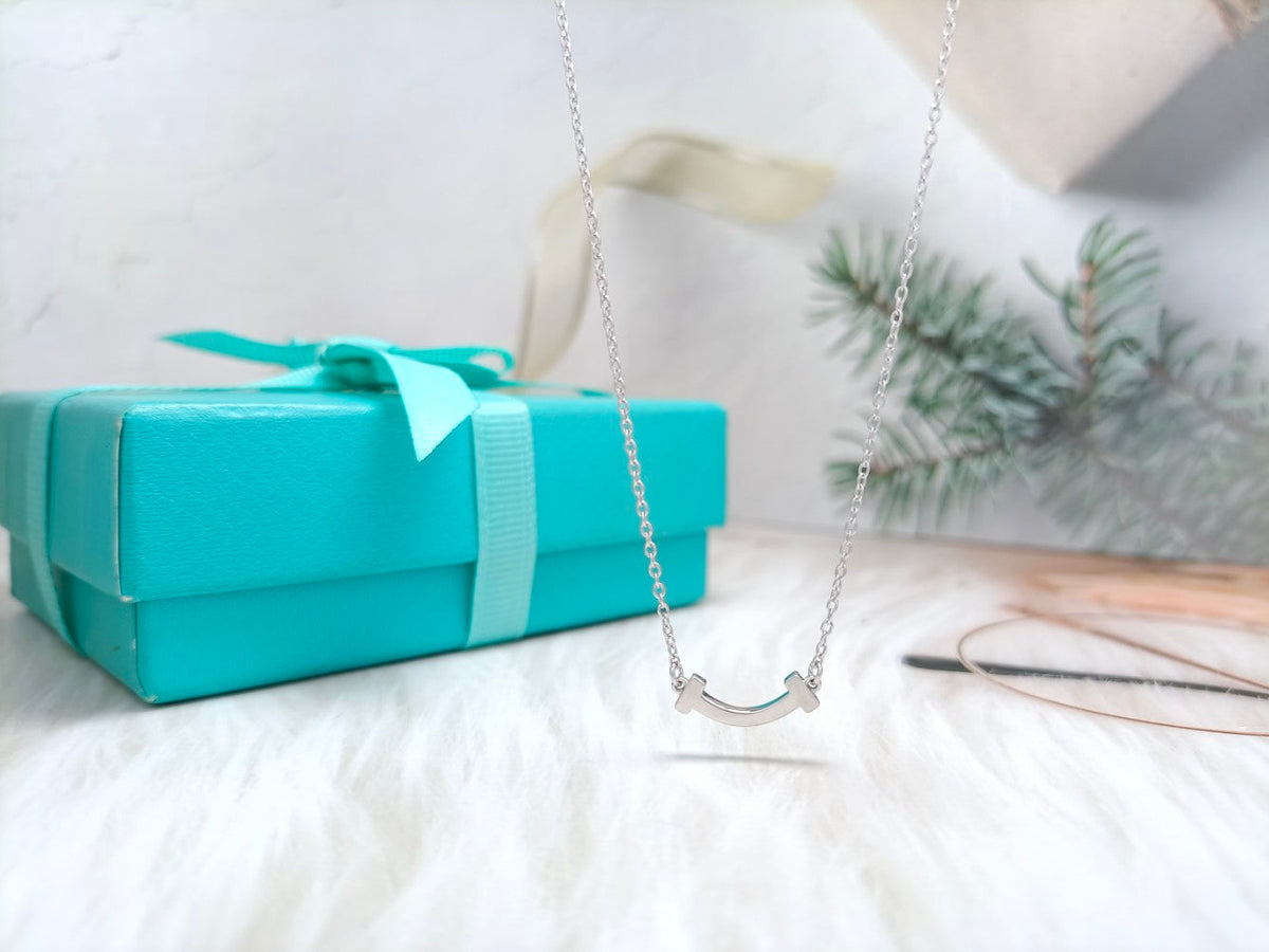 [Glow Muse ]MINI SMILE PEDANT NECKLACE