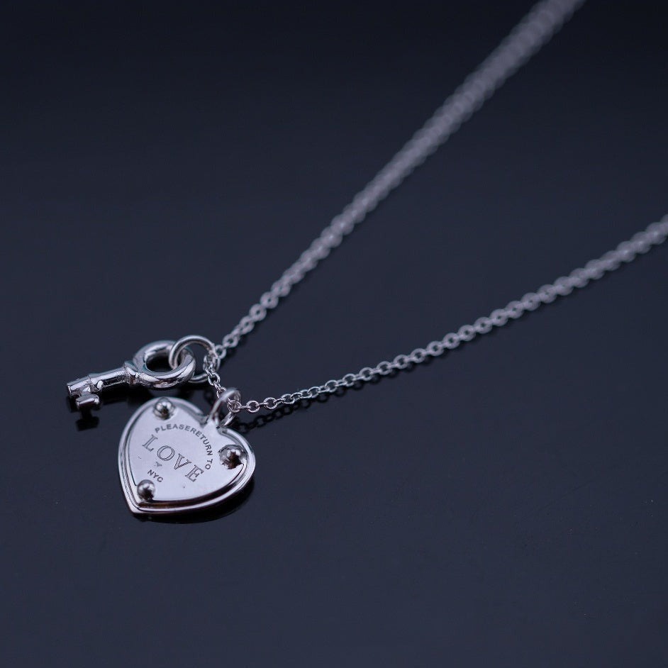 [Glow Muse ]KEY AND HEART SILVER NECKLACE