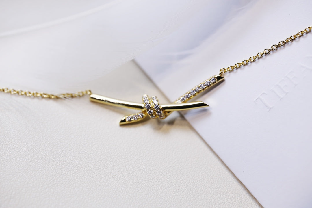 [Glow Muse ]KNOT NECKLACE GOLD DIAMONDS