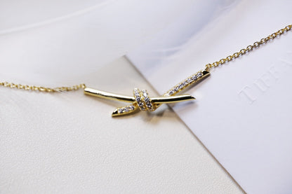 [Glow Muse ]KNOT NECKLACE GOLD DIAMONDS