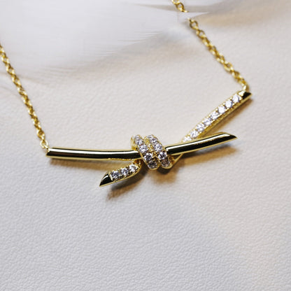 [Glow Muse ]KNOT NECKLACE GOLD DIAMONDS