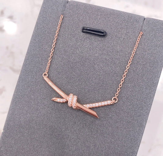[Glow Muse ]KNOT NECKLACE DIAMONDS