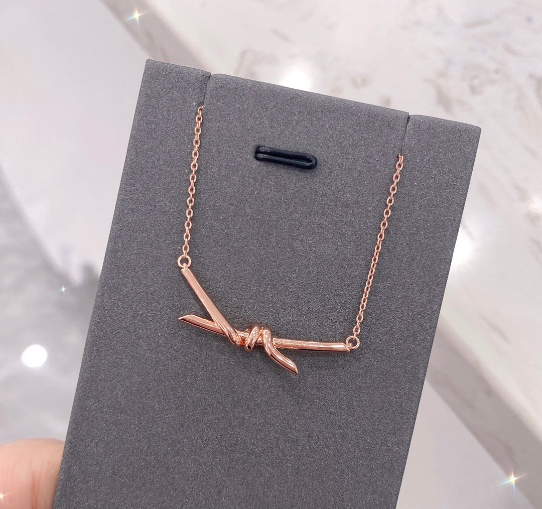 [Glow Muse ]KNOT NECKLACE DIAMONDS