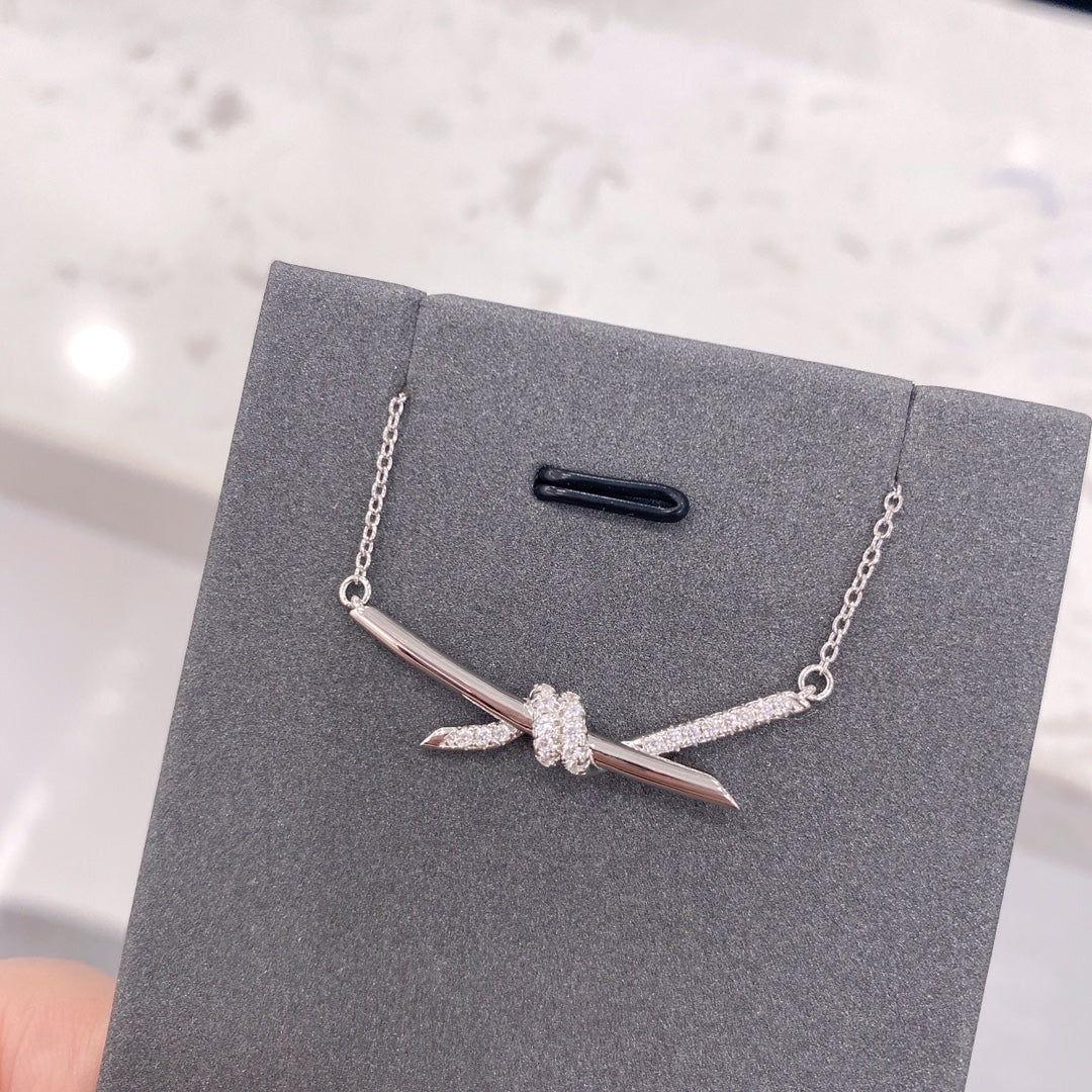 [Glow Muse ]KNOT NECKLACE DIAMONDS