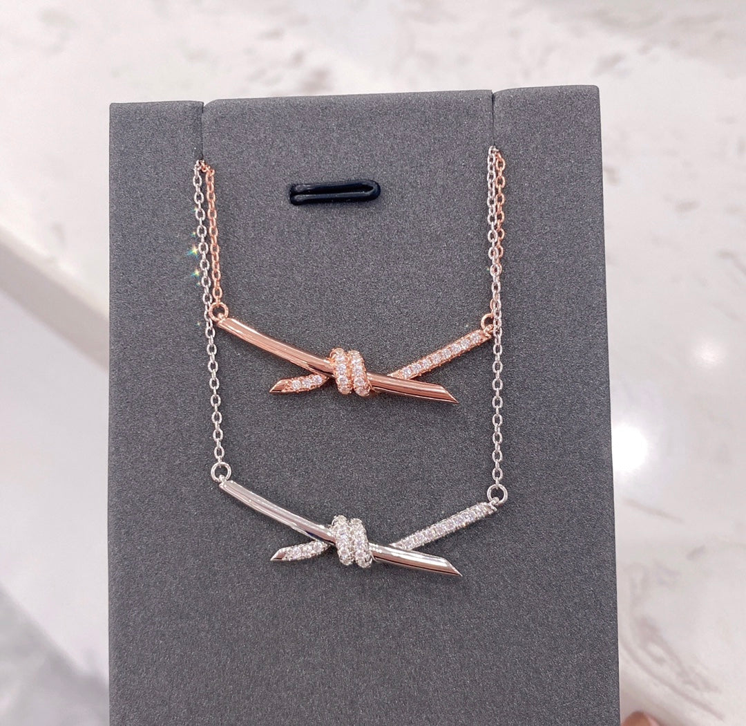 [Glow Muse ]KNOT NECKLACE DIAMONDS