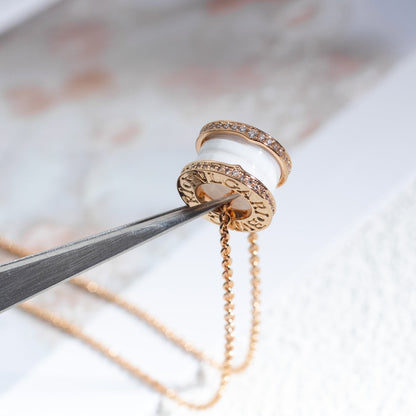 [Glow Muse]ZERO 1 WHITE CERAMIC PINK GOLD DIAMOND NECKLACE