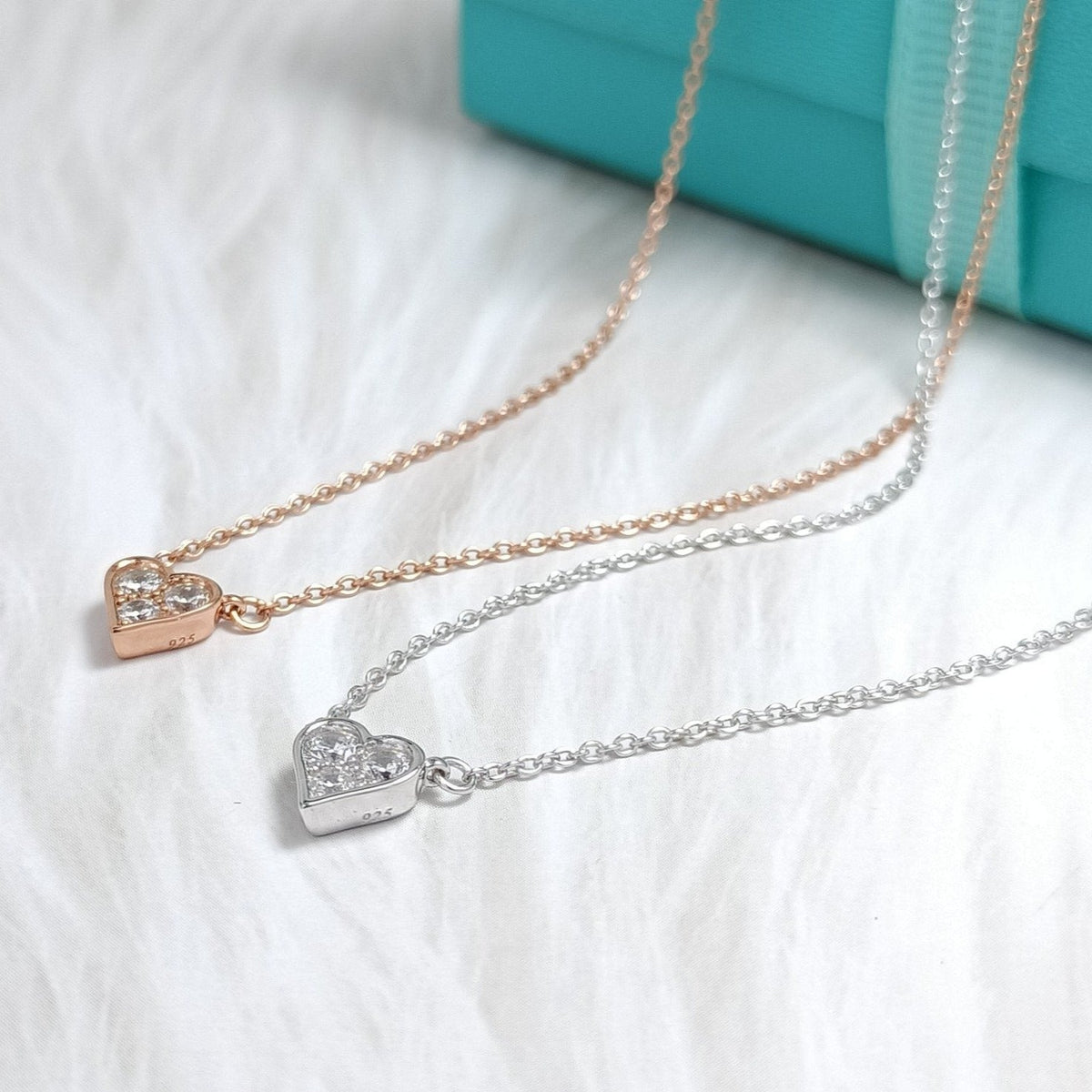 [Glow Muse ]HEART 3 DIAMONDS PEDANT NECKLACE