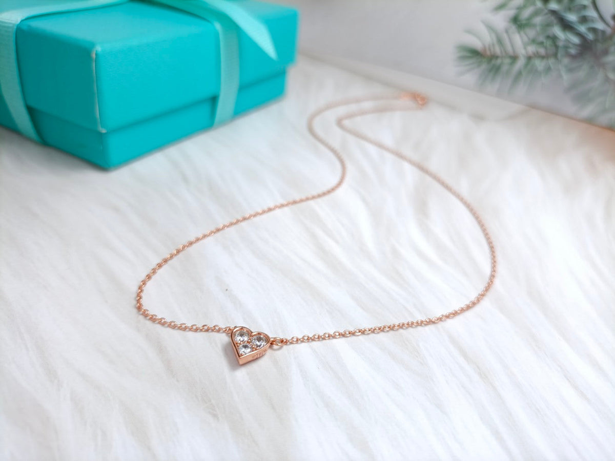 [Glow Muse ]HEART 3 DIAMONDS PEDANT NECKLACE