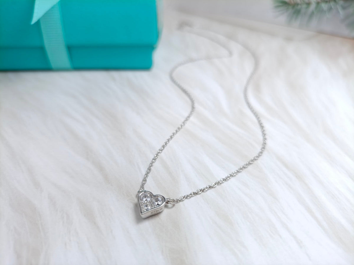 [Glow Muse ]HEART 3 DIAMONDS PEDANT NECKLACE