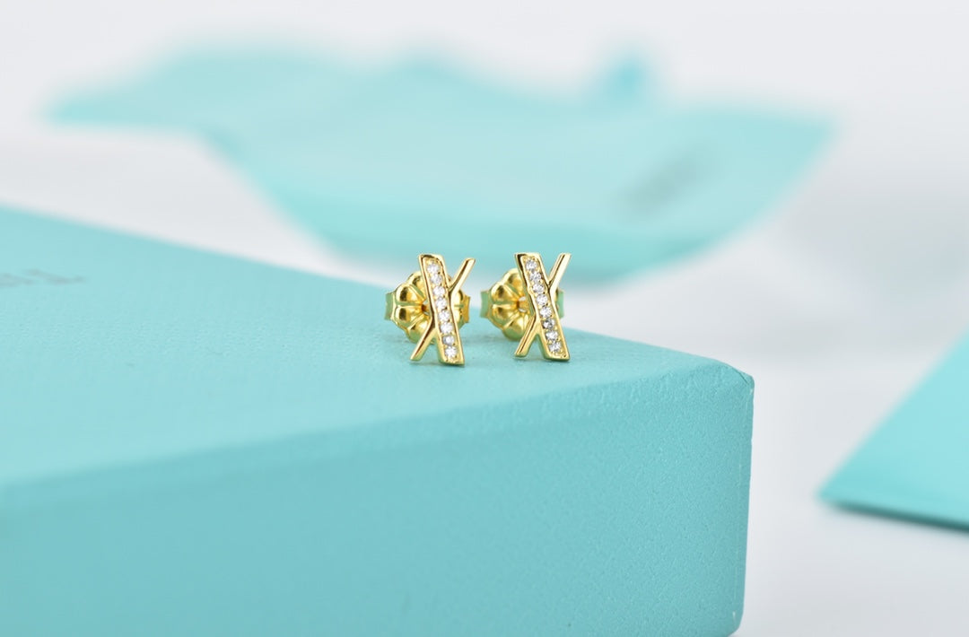 [Glow Muse ]ATLAS DIAMOND STUD EARRINGS
