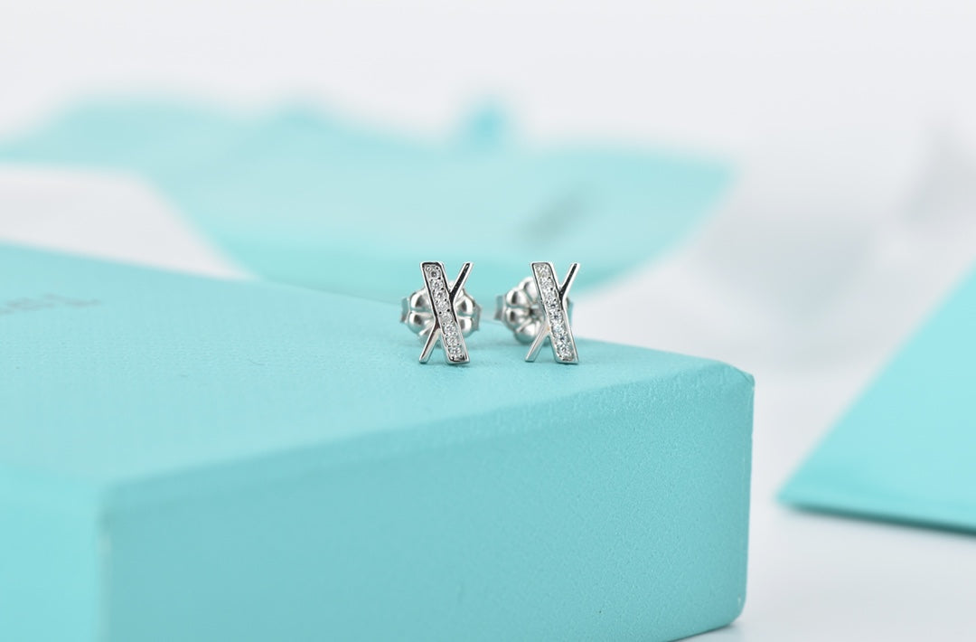 [Glow Muse ]ATLAS DIAMOND STUD EARRINGS