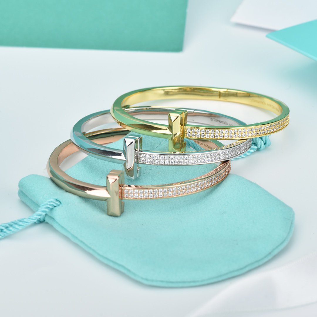 [Glow Muse ]WIDE DIAMONDS HINGED BANGLE