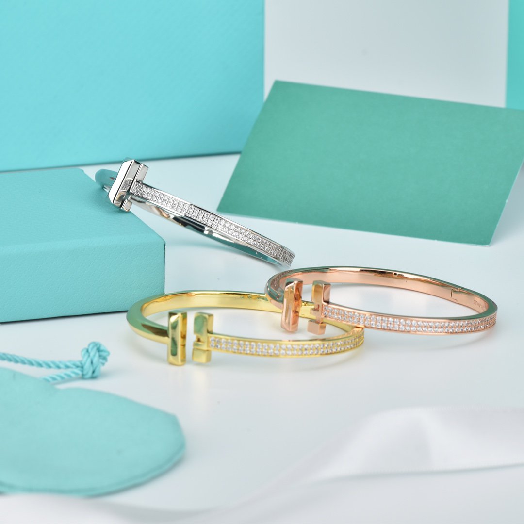 [Glow Muse ]WIDE DIAMONDS HINGED BANGLE