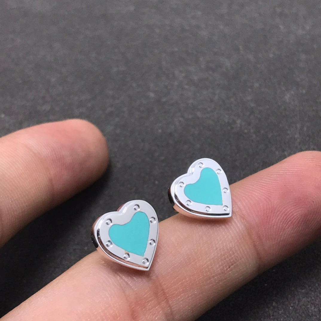 [Glow Muse ]HEART STUD SILVER EARRINGS