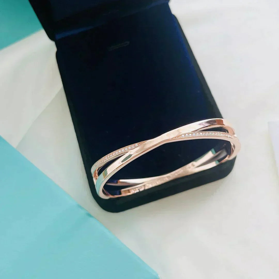 [Glow Muse ]NARROW HINGED BANGLEIN WITH DIAMONDS SMALL