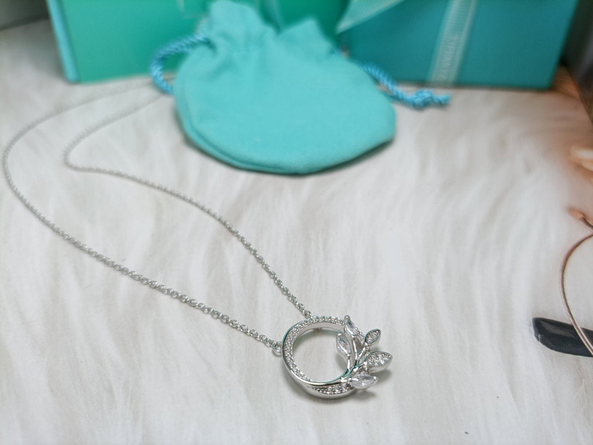 [Glow Muse ]DIAMOND VINE CIRCLE PENDANT PLATINUM NECKLACE