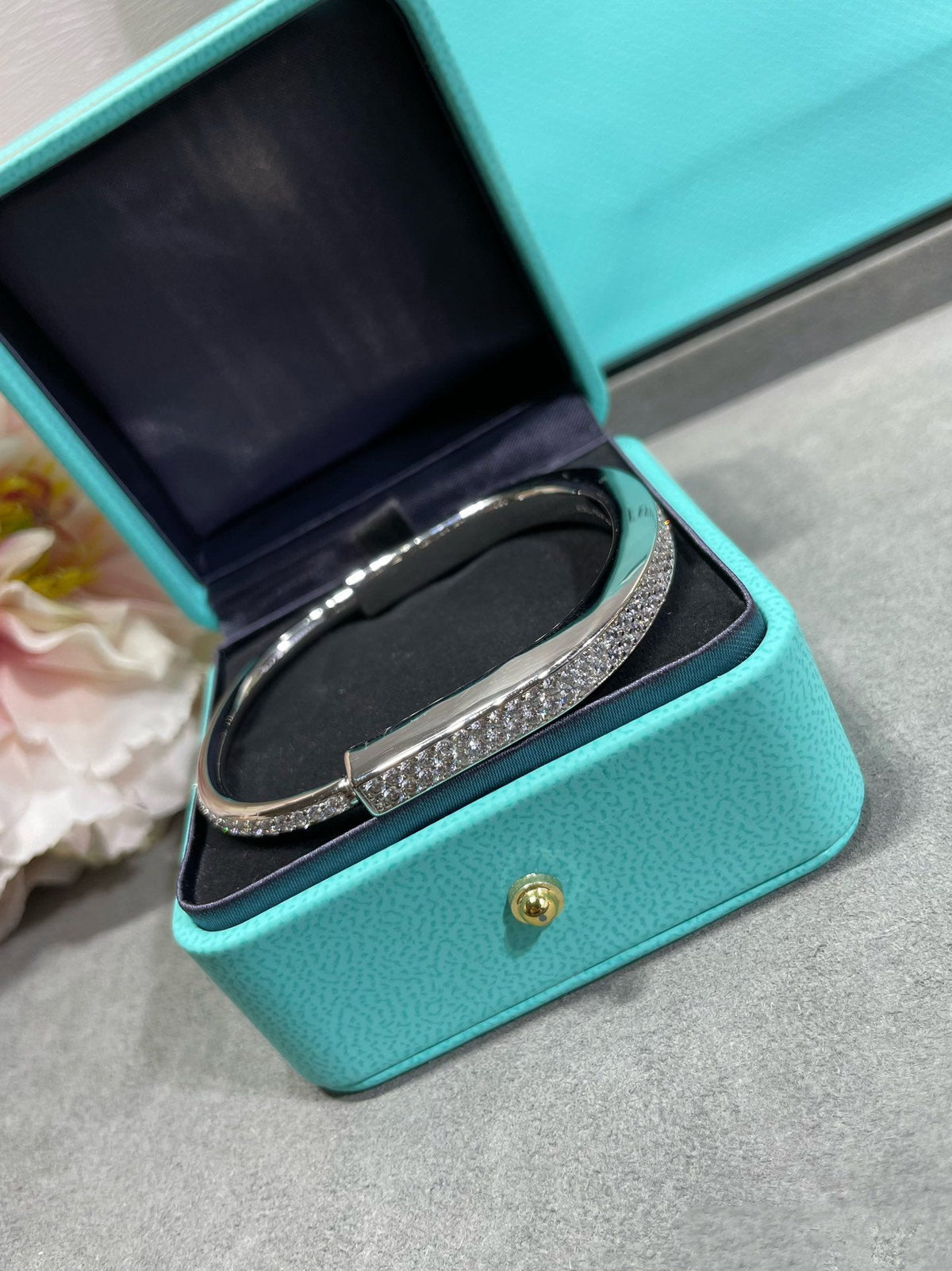 [Glow Muse ]LOCK BRACELET DIAMOND PAVED