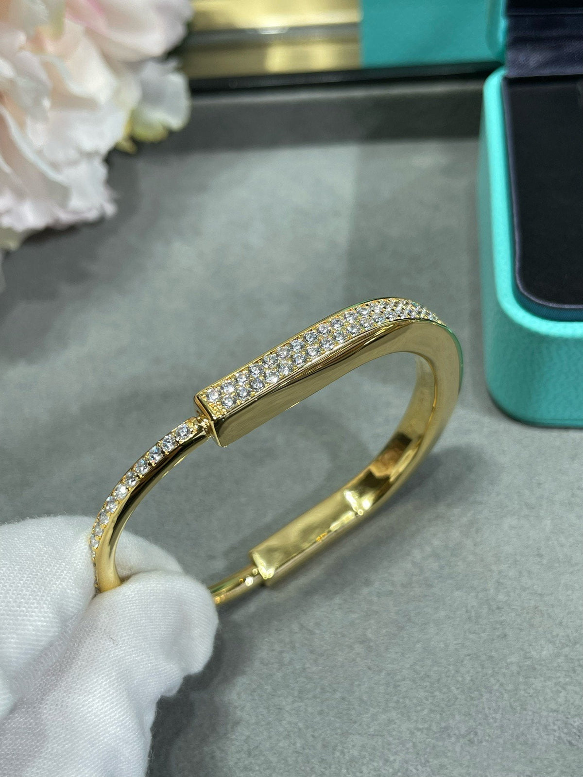 [Glow Muse ]LOCK BRACELET DIAMOND PAVED