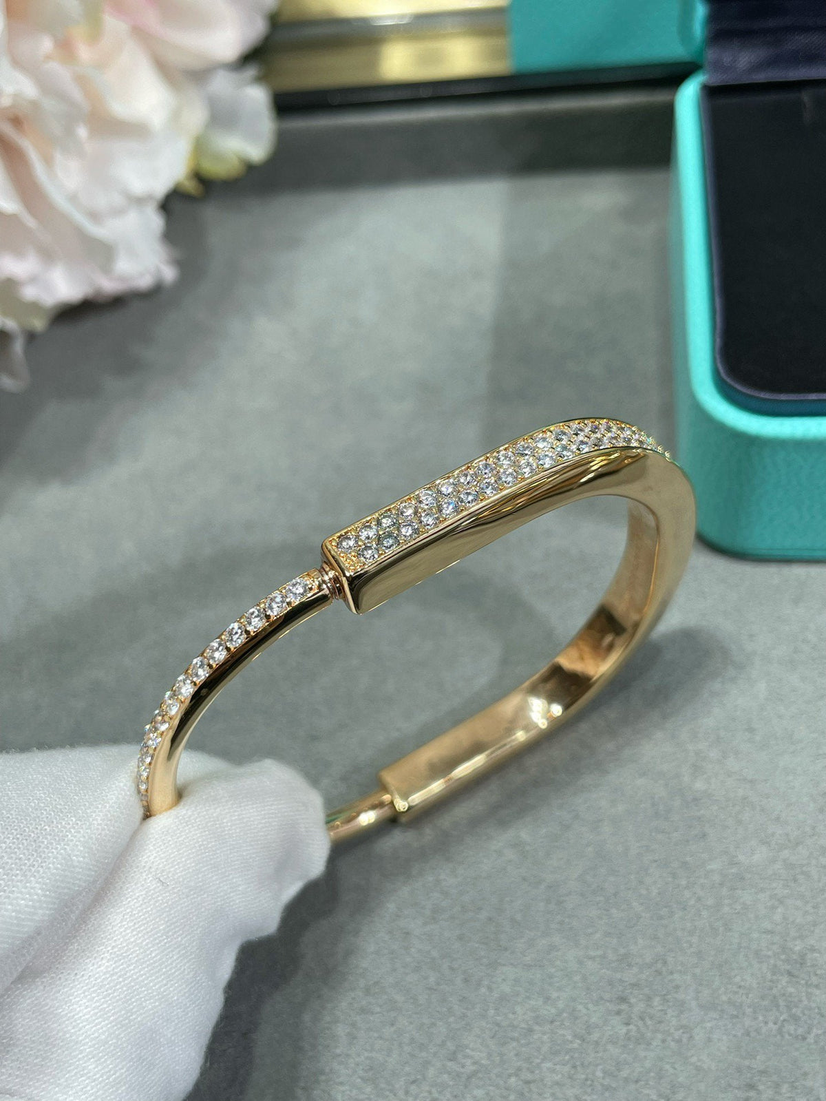 [Glow Muse ]LOCK BRACELET DIAMOND PAVED