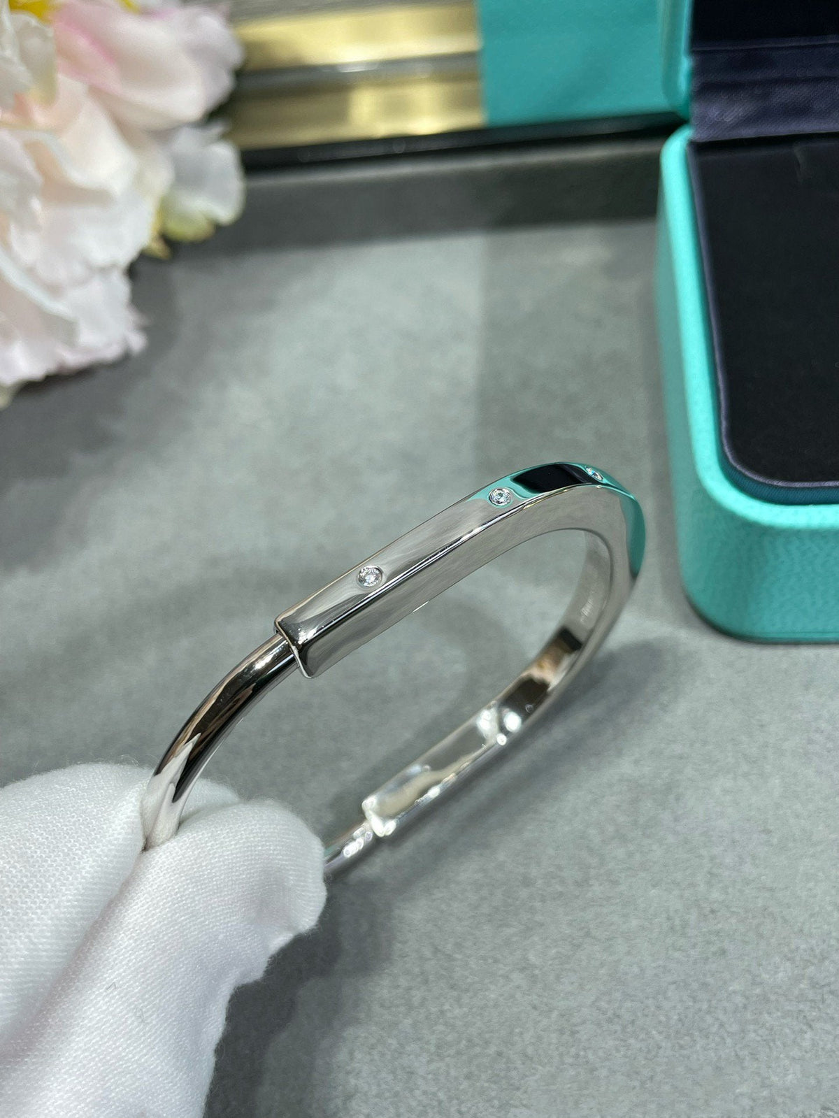 [Glow Muse ]LOCK BRACELET 8 DIAMOND