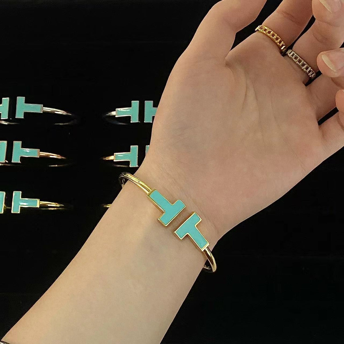 [Glow Muse ]T WIDE TURQUOISE OPEN BRACELET