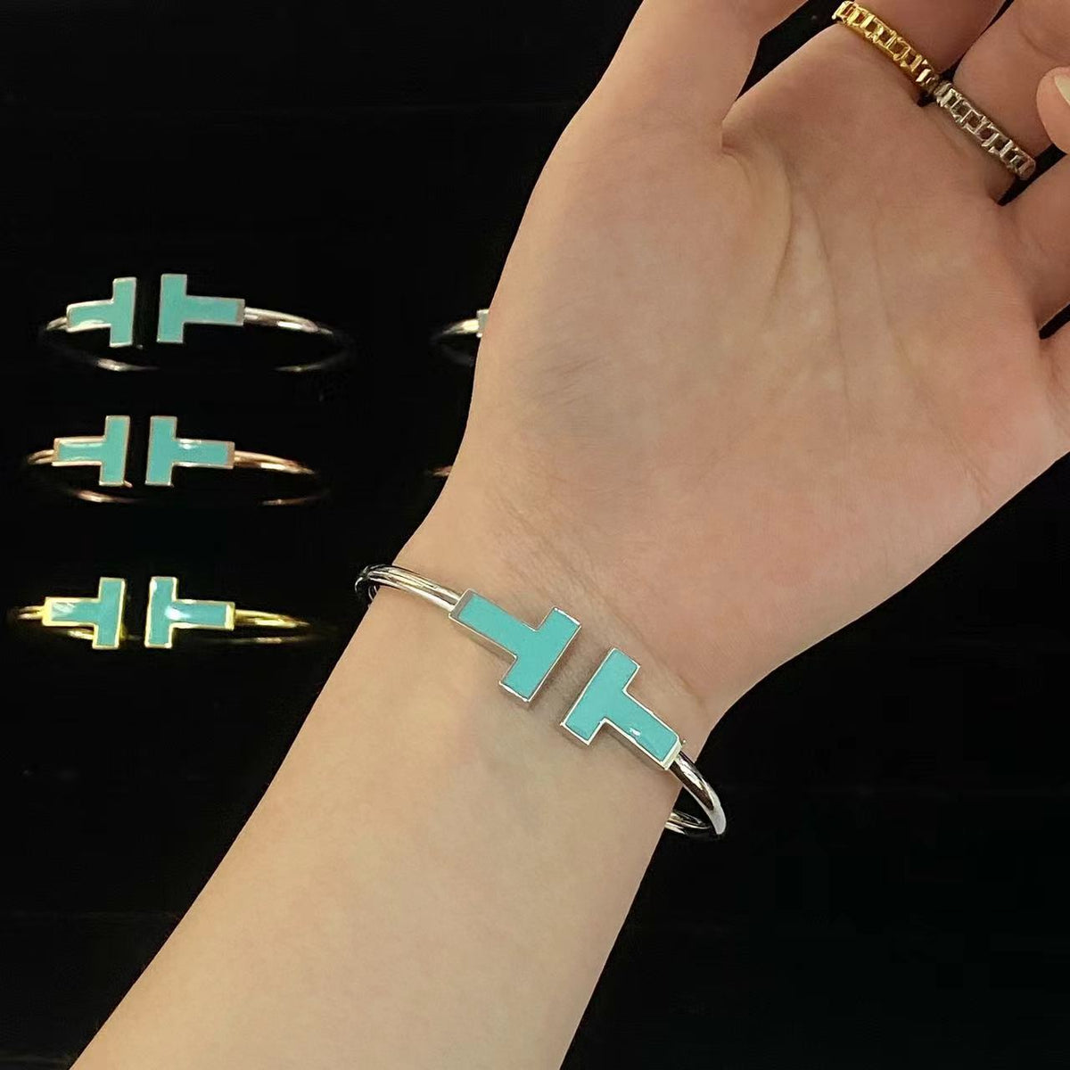 [Glow Muse ]T WIDE TURQUOISE OPEN BRACELET