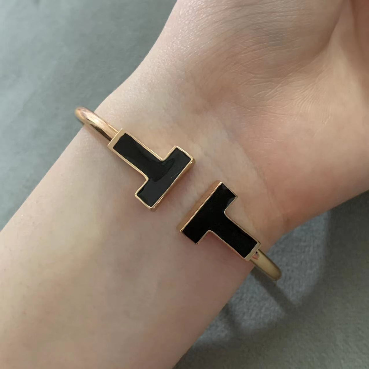 [Glow Muse ]T WIDE ONYX OPEN BRACELET