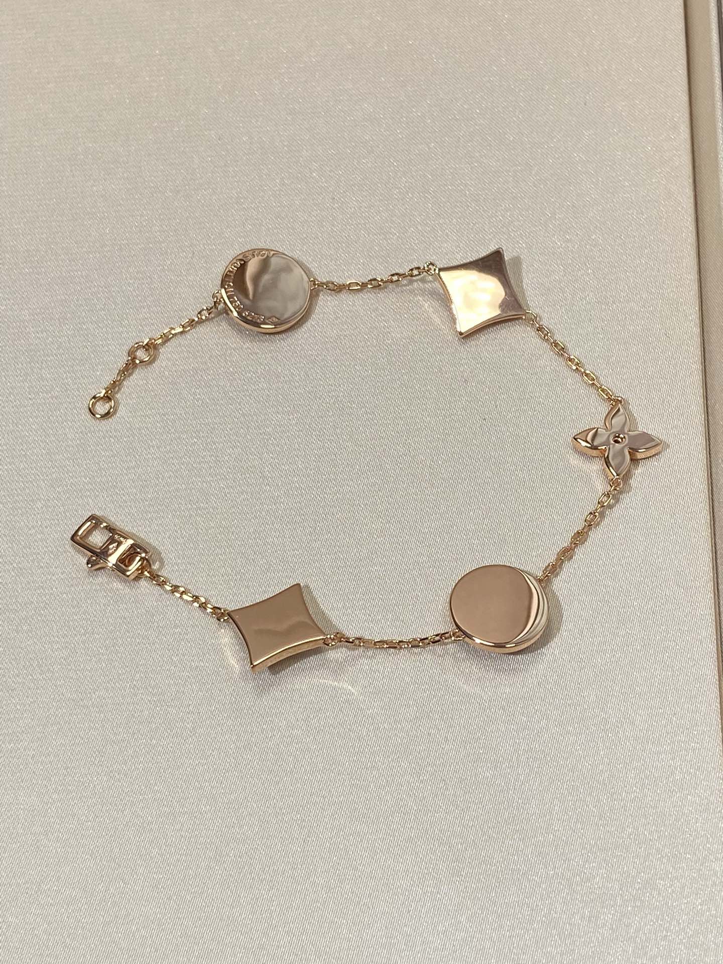 [Glow Muse]STAR AND SUN 5 MOTIF MOP PINK GOLD BRACELET