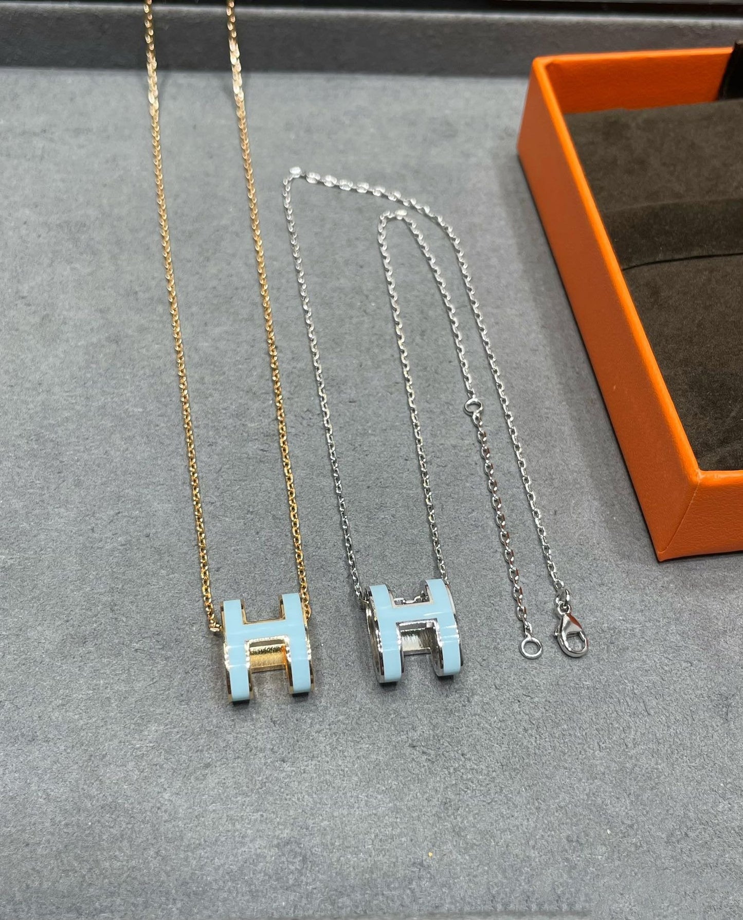 [Glow Muse]POP H SKY BLUE NECKLACE