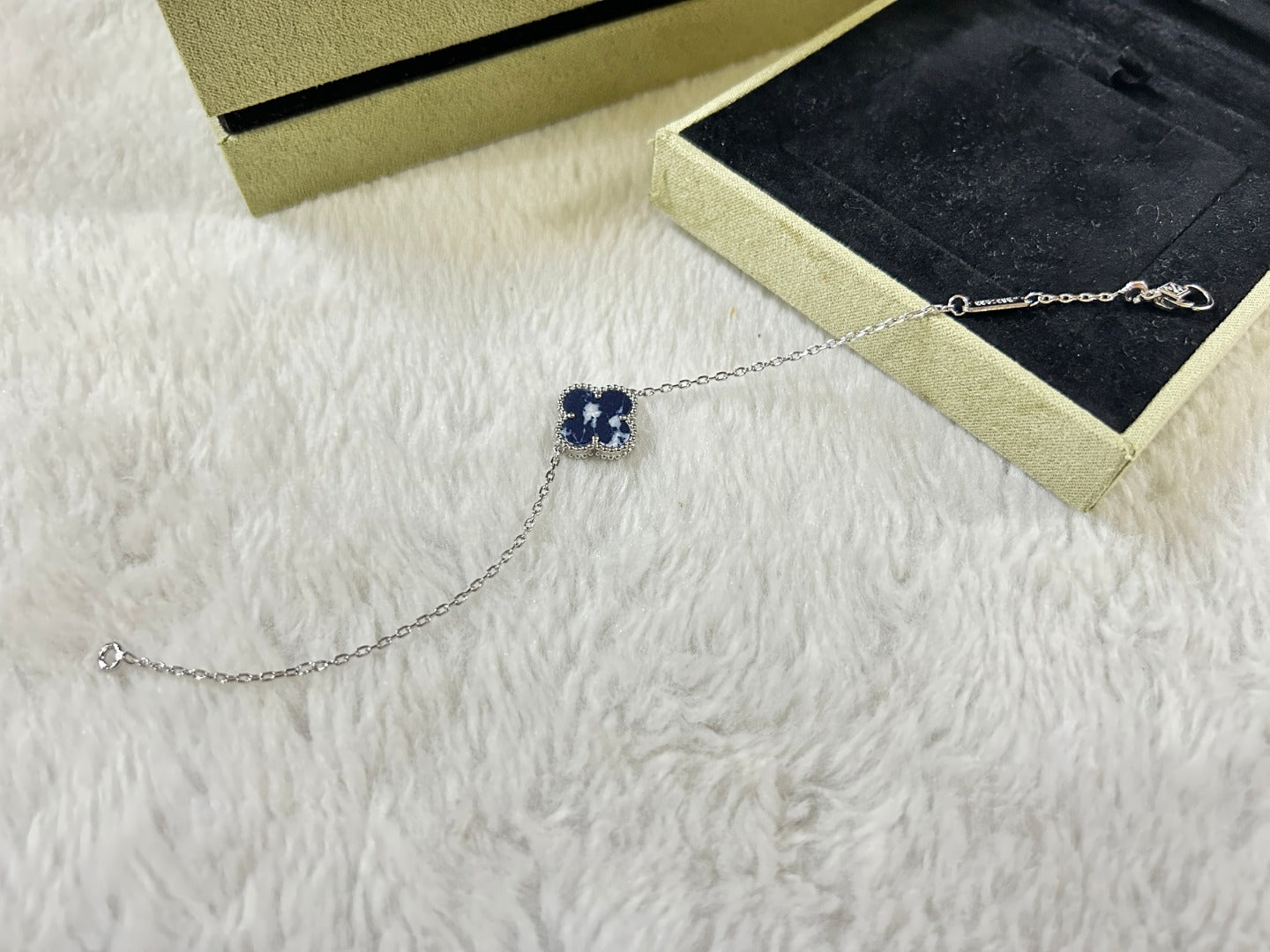 [Glow Muse]CLOVER 1 MOTIF PIETERSITE BRACELET