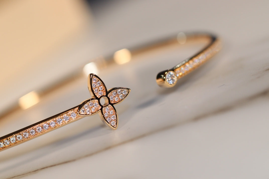 [Glow Muse]IDYLLE GOLD OPEN BRACELET DIAMOND PAVED
