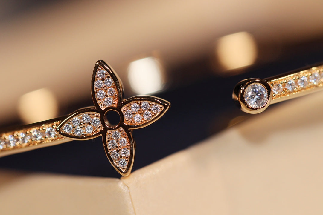 [Glow Muse]IDYLLE GOLD OPEN BRACELET DIAMOND PAVED