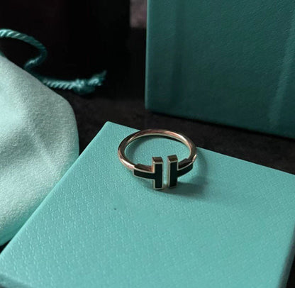 [Glow Muse ]T SMALL ONYX PINK GOLD RING