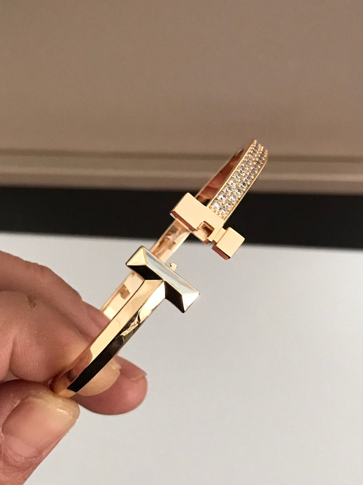 [Glow Muse ]T1 WIDE DIAMOND HINGED BANGLE PINK GOLD