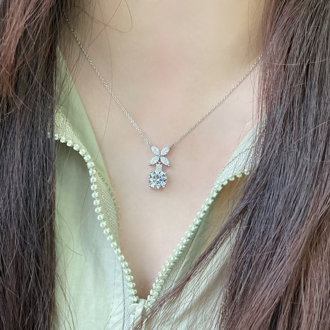 [Glow Muse ]VICTORIA PENDANT SILVER DIAMOND NECKLACE