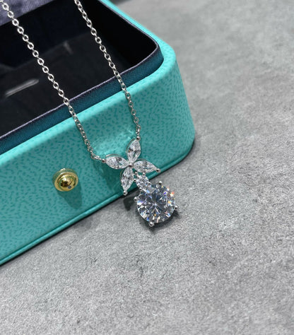 [Glow Muse ]VICTORIA PENDANT SILVER DIAMOND NECKLACE
