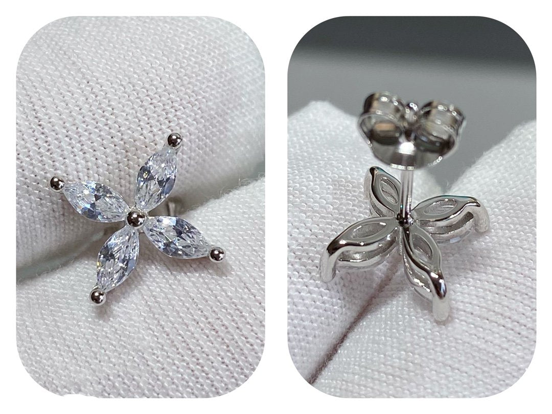 [Glow Muse ]VICTORIA SILVER DIAMOND STUD MINI EARRINGS