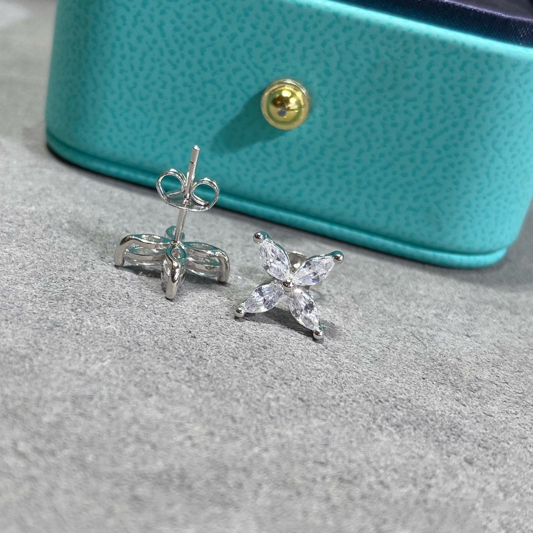 [Glow Muse ]VICTORIA SILVER DIAMOND STUD MINI EARRINGS
