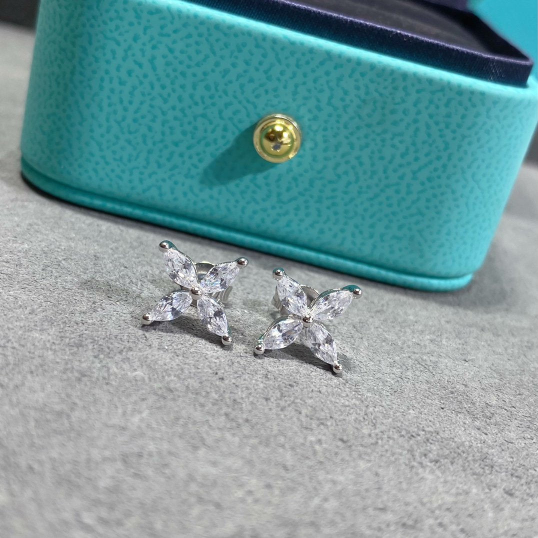 [Glow Muse ]VICTORIA SILVER DIAMOND STUD MINI EARRINGS