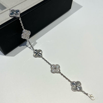 [Glow Muse] CLOVER 5 MOTIF LASER BRACELET COLLECTION