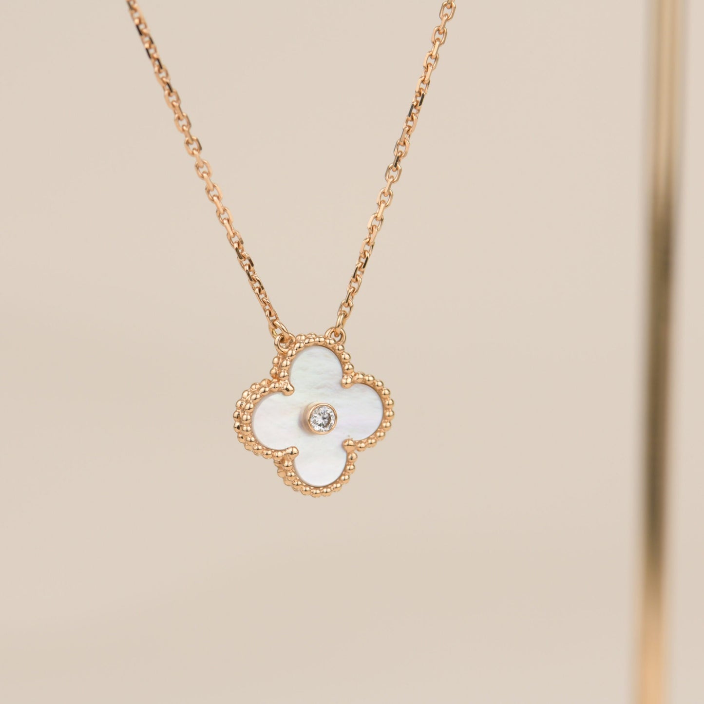 [Glow Muse]CLOVER 15MM DIAMOND WHITE FRITILLARIA NECKLACE